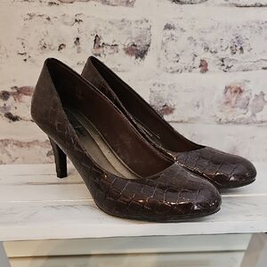 Elegant Brown Women's Heels- Worn once.